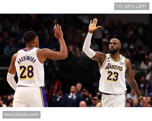 湖人球员表现出色，带领球队获得关键胜利